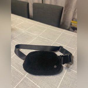 Lululemon belt bag 🖤